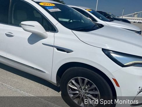 Used 2023 Buick Enclave Essence FWD image 10