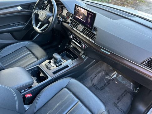 Used 2023 Audi Q5 2.0T Premium w/ Convenience Package image 18