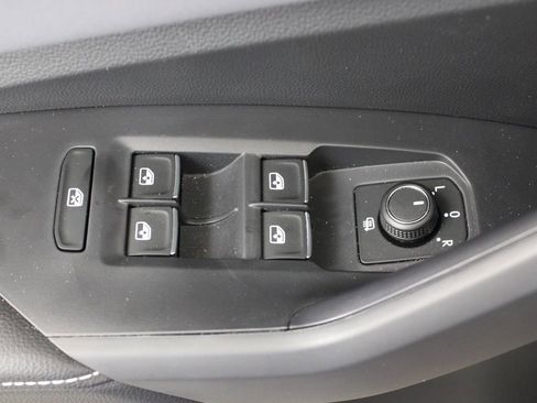 New 2026 Volkswagen Jetta SE FWD image 16
