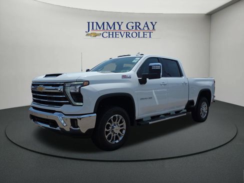 New 2026 Chevrolet Silverado 2500 LTZ w/ LTZ Convenience Package AWD/4WD image 1