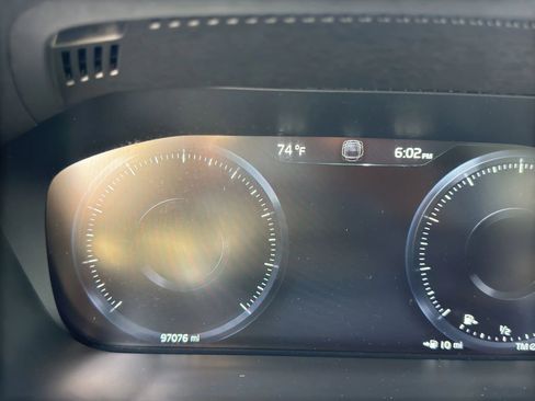 Used 2018 Volvo XC60 T5 Momentum w/ Convenience Package image 21