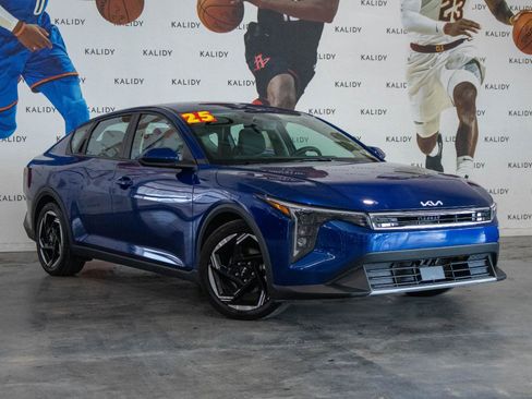New 2025 Kia K4 EX image 2