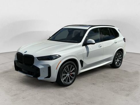 New 2026 BMW X5 xDrive50e w/ M Sport Package AWD/4WD image 3
