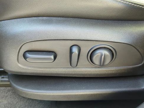 Used 2020 Chevrolet Equinox Premier image 9