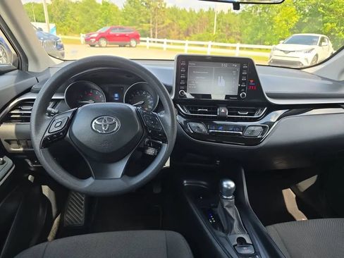 Used 2021 Toyota C-HR LE FWD image 12