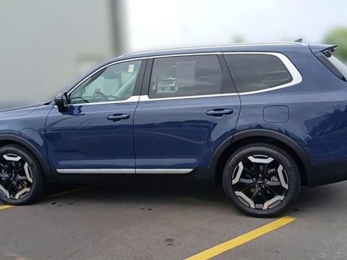 Certified 2023 Kia Telluride EX FWD image 11
