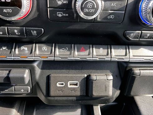 Used 2020 GMC Sierra 1500 SLT w/ SLT Premium Plus Package image 28