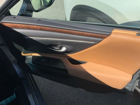 Used 2022 Lexus ES 350 w/ Premium Package image 27