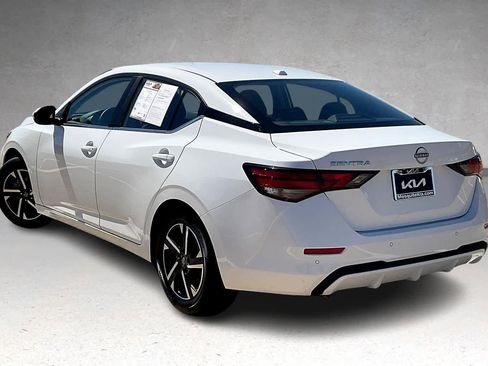 Used 2025 Nissan Sentra SV image 4