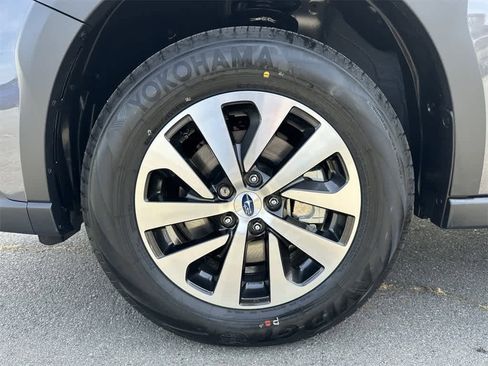 Used 2025 Subaru Outback Premium image 8