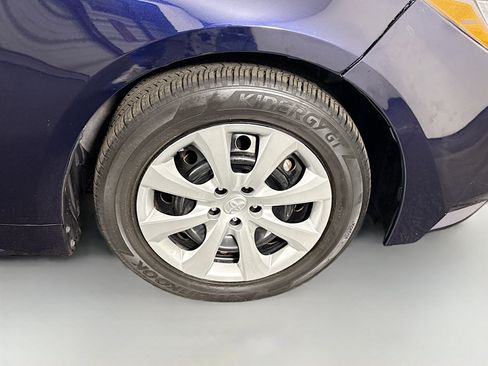 Used 2020 Toyota Corolla LE FWD image 31