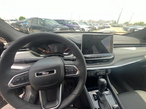 Used 2023 Jeep Grand Cherokee 4WD 4xe image 28