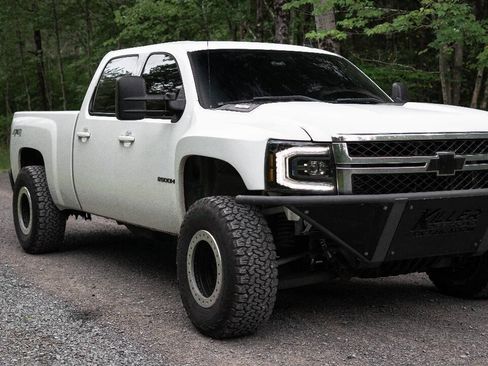 Used 2014 Chevrolet Silverado 2500 LTZ w/ LTZ Plus Package AWD/4WD image 4