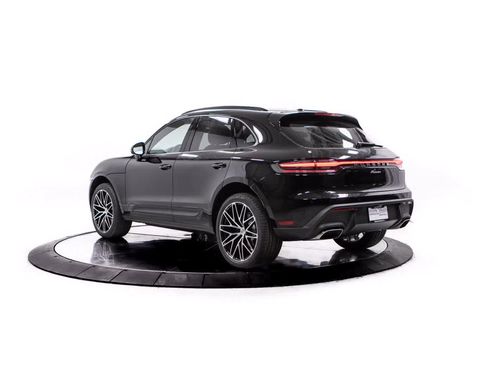 Certified 2026 Porsche Macan AWD/4WD image 3