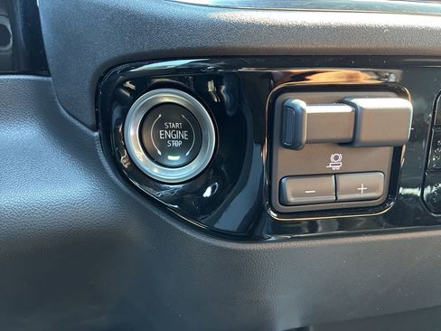 Used 2023 GMC Sierra 1500 SLT w/ SLT Convenience Package image 27