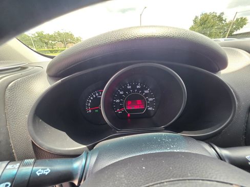 Used 2017 Kia Soul FWD image 8