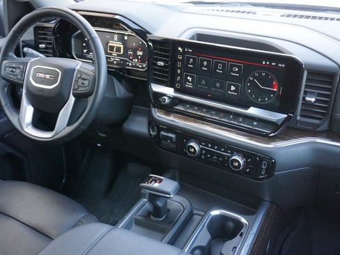 Used 2024 GMC Sierra 1500 Elevation w/ Elevation Premium Package AWD/4WD image 39