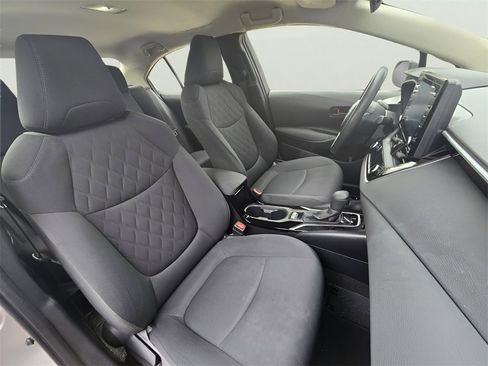 Used 2022 Toyota Corolla LE image 10