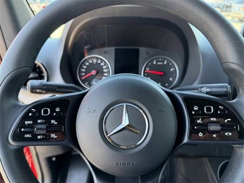Used 2024 Mercedes-Benz Sprinter 2500 image 28