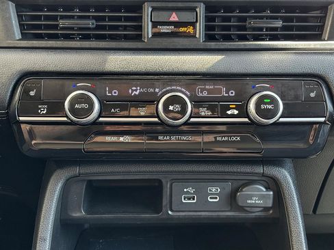 Certified 2025 Honda Pilot Touring image 26