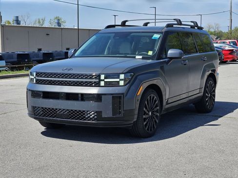 Used 2025 Hyundai Santa Fe Calligraphy image 2