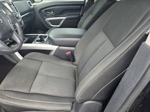 Used 2017 Nissan Titan SV AWD/4WD image 20