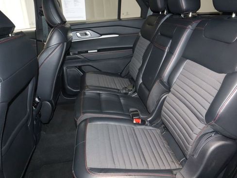 Certified 2025 Ford Explorer ST-Line w/ ST-Line Street Pack image 20