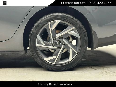 Used 2025 Hyundai Elantra Sport image 39