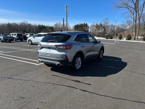 Used 2022 Ford Escape SE w/ Cold Weather Package AWD/4WD image 5