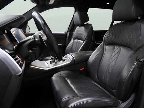 Used 2022 BMW X7 M50i w/ Dynamic Handling Package AWD/4WD image 12