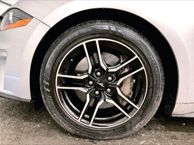 Used 2018 Ford Mustang GT RWD image 8