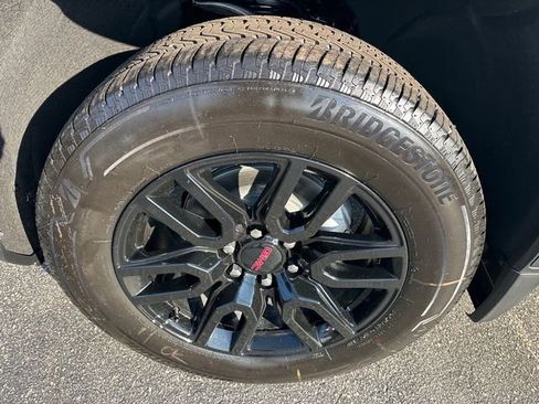 New 2025 GMC Sierra 1500 Elevation image 15