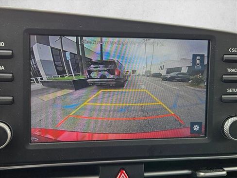 Used 2021 Hyundai Elantra SEL image 13