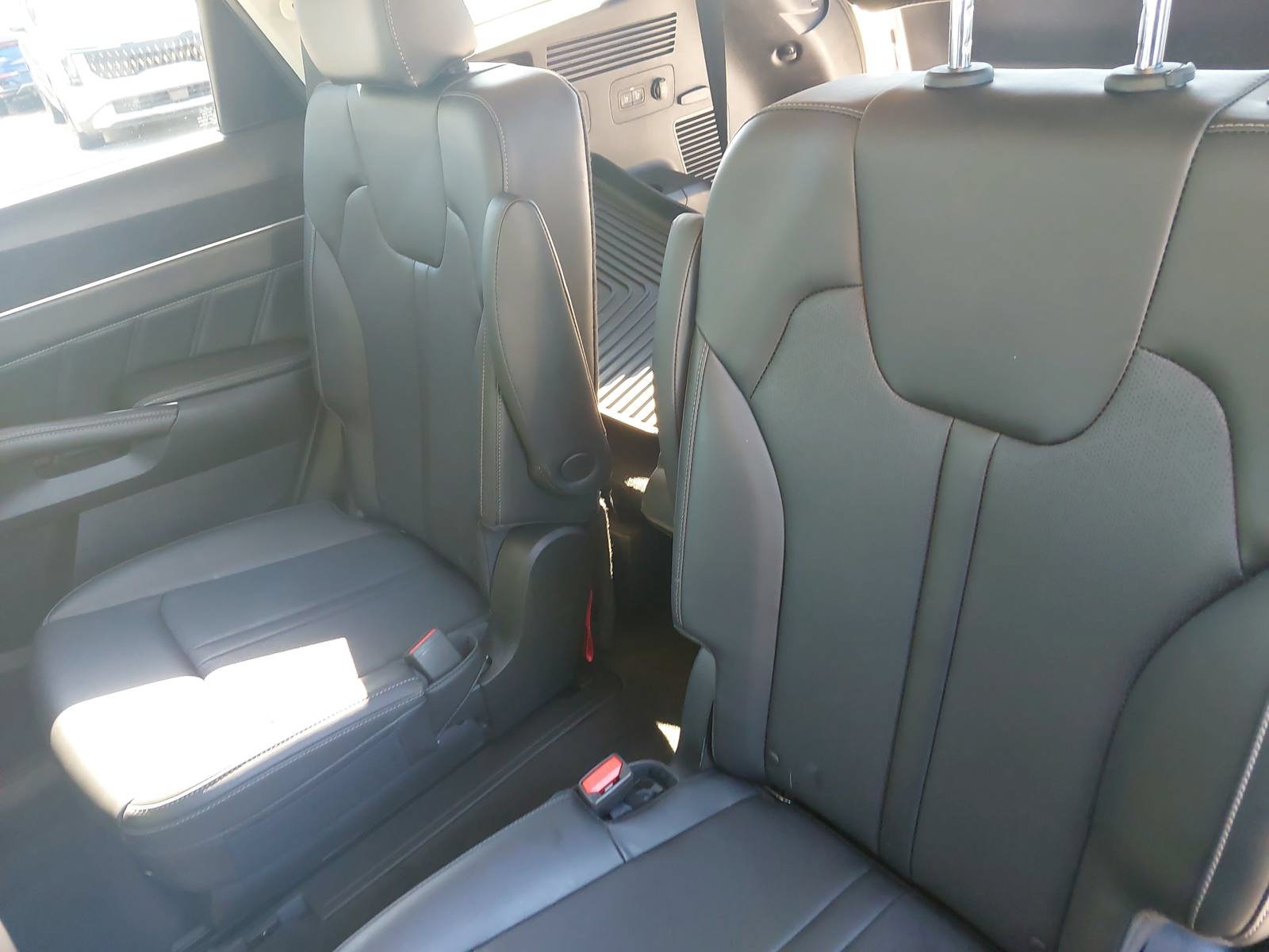 Used 2023 Kia Sorento SX FWD image 14