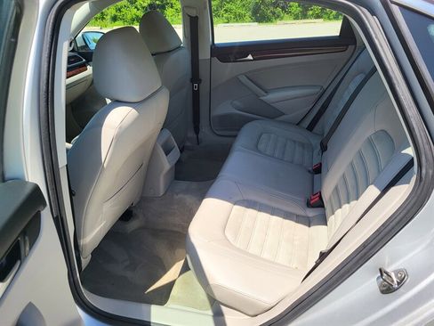 Used 2012 Volkswagen Passat 3.6 SEL Premium FWD image 13