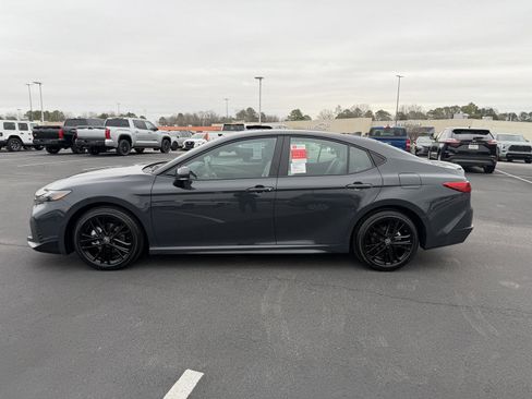 New 2026 Toyota Camry SE image 4