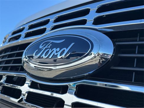 New 2026 Ford F250 XLT w/ FX4 Off-Road Package image 24