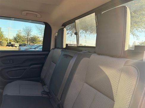 Used 2021 Nissan Titan S w/ HD Front GAWR Package image 25