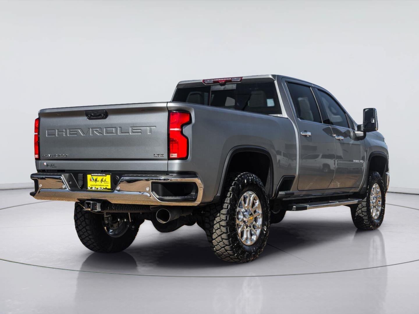 Used 2024 Chevrolet Silverado 3500 LTZ w/ LTZ Convenience Package AWD/4WD image 11