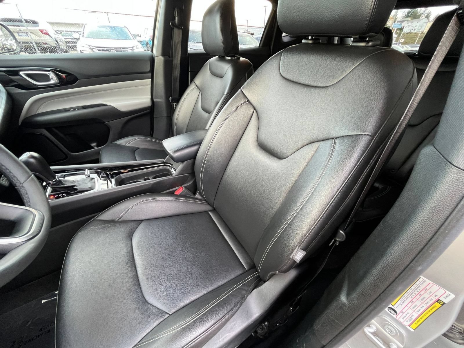 Used 2025 Jeep Compass Limited AWD/4WD image 36
