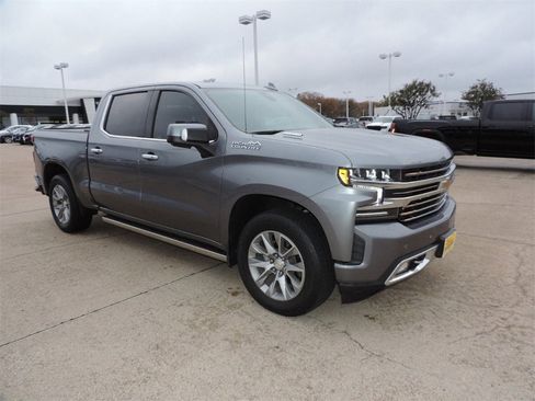 Used 2021 Chevrolet Silverado 1500 High Country w/ Safety Package II image 3