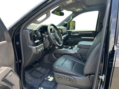 Used 2025 Chevrolet Silverado 2500 LTZ w/ Trail Boss Package AWD/4WD image 10