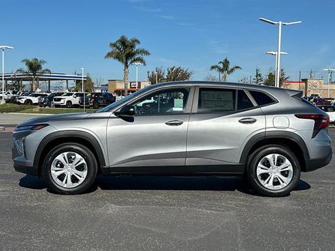 New 2026 Chevrolet Trax LS image 7