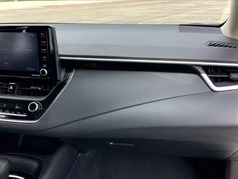 Used 2022 Toyota Corolla LE FWD image 18