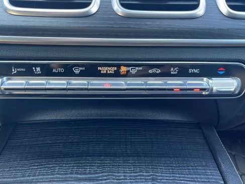 Used 2022 Mercedes-Benz GLS 450 4MATIC image 25