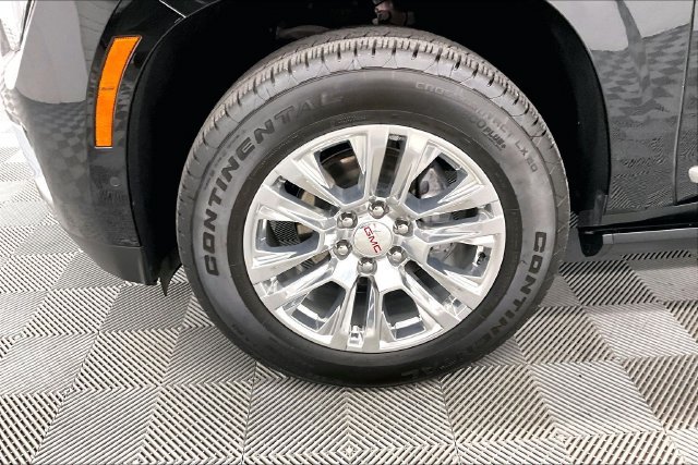 Used 2026 GMC Yukon Denali w/ Sun & Power Step Package AWD/4WD image 10