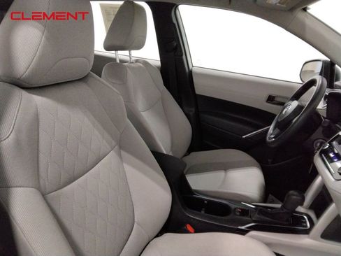 Used 2024 Toyota Corolla Cross L image 36