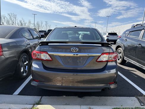 Used 2012 Toyota Corolla S image 5