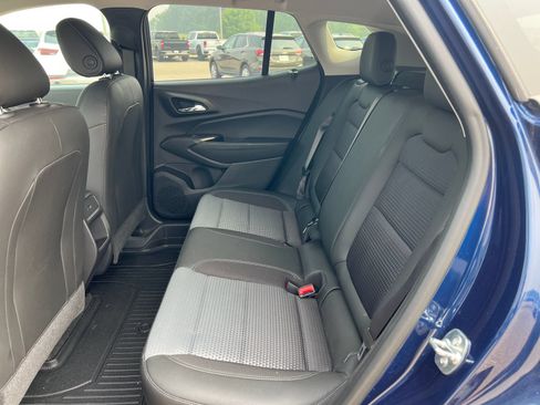 Used 2024 Chevrolet Trax LT w/ Driver Confidence Package FWD image 4