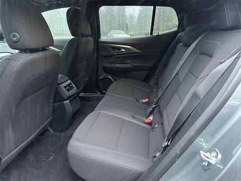 New 2026 Chevrolet Equinox EV LT image 15